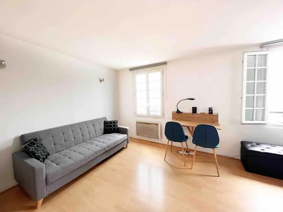 Cozy Flat, Sentier, 2 Guests 아파트 *